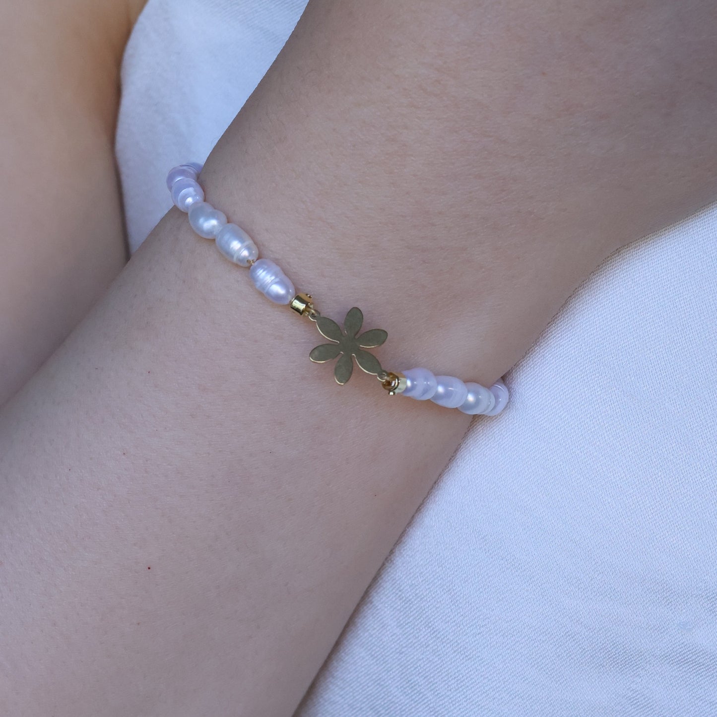 Flower Charm Freshwater Pearl Bracelet