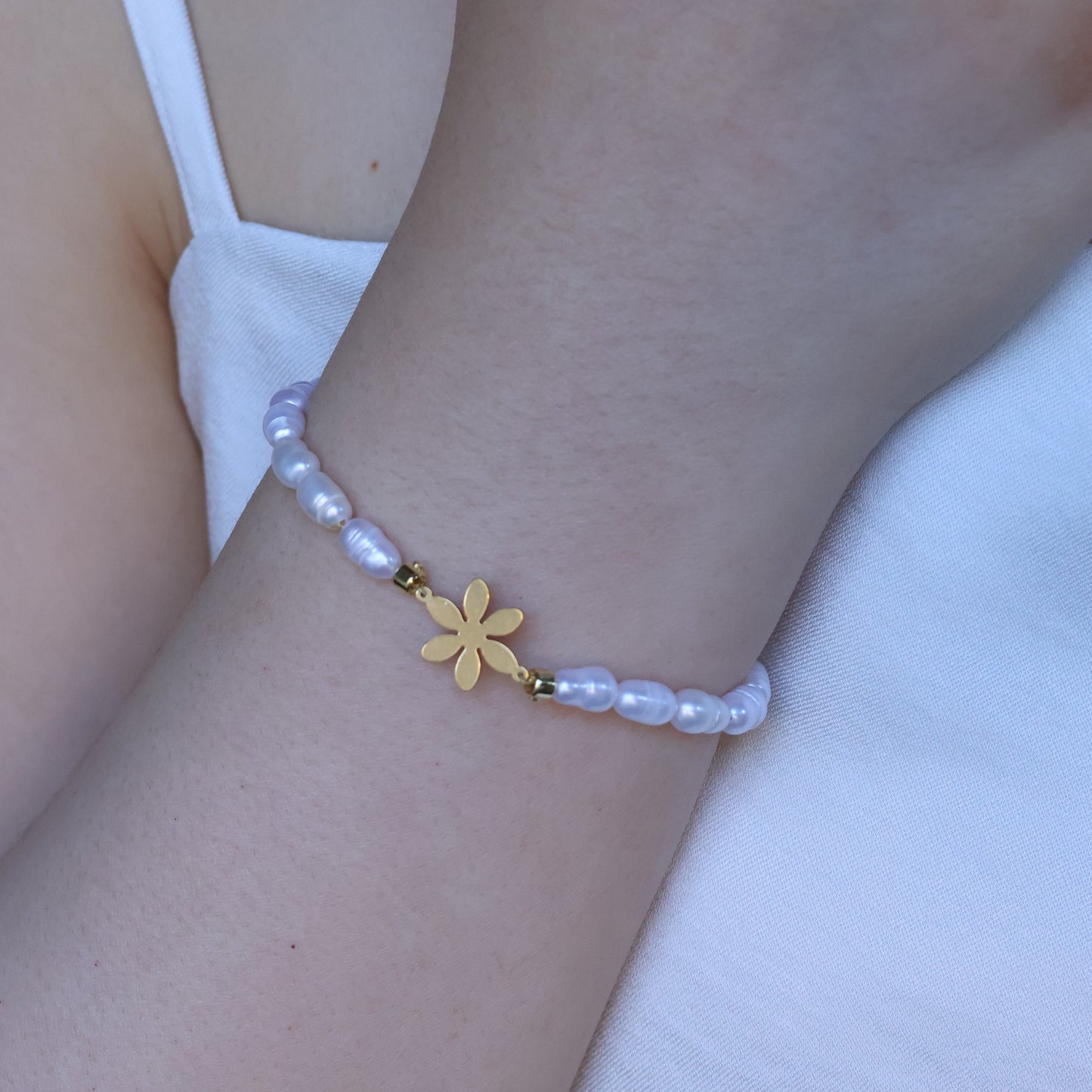 Flower Charm Freshwater Pearl Bracelet