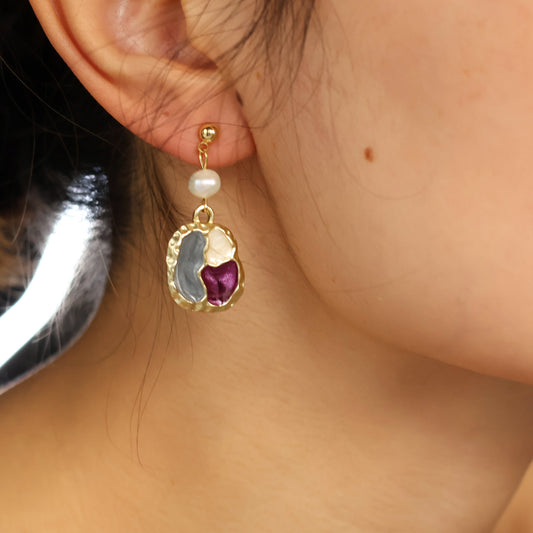 Cora Vintage oil painting earring with pearl