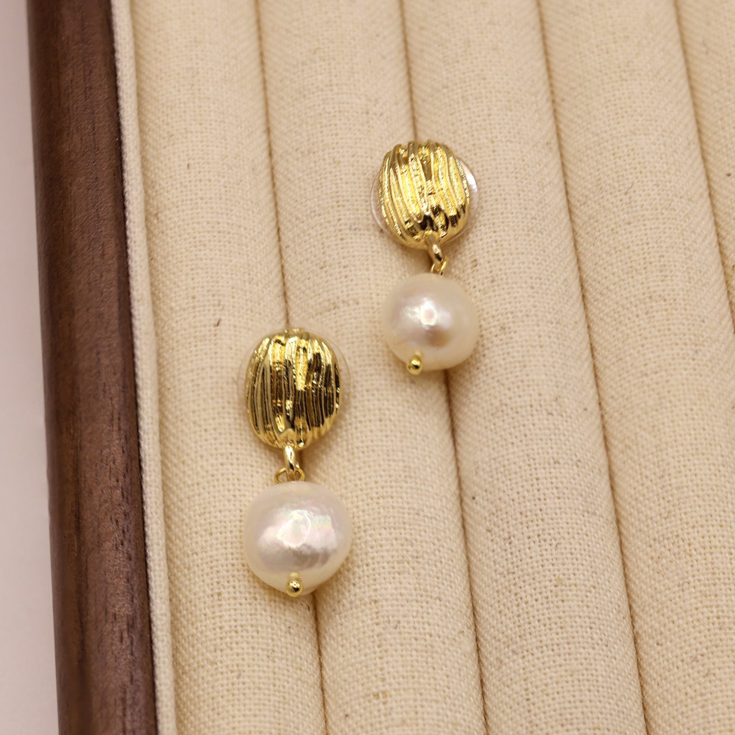Ivy pearl earrings