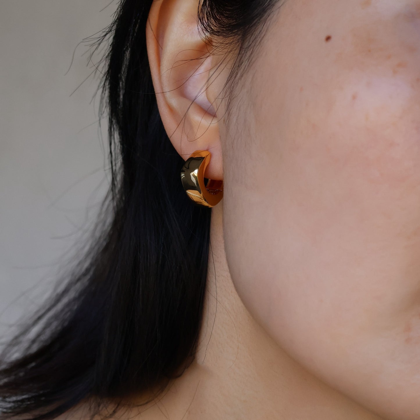 Tessa 18k gold plated chunky huggie earrings