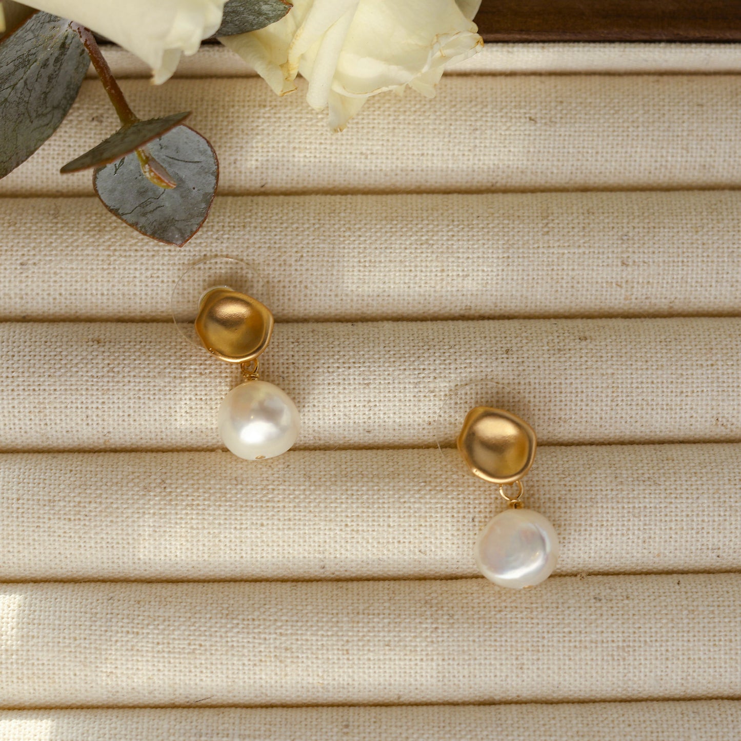 Lila baroque pearl earring