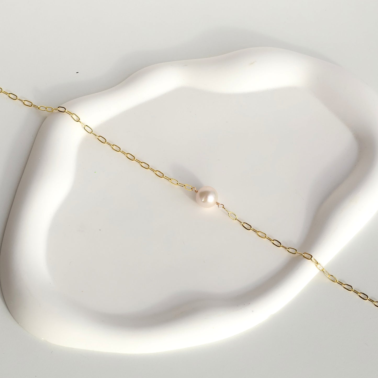 Eka pearl necklace gold plated