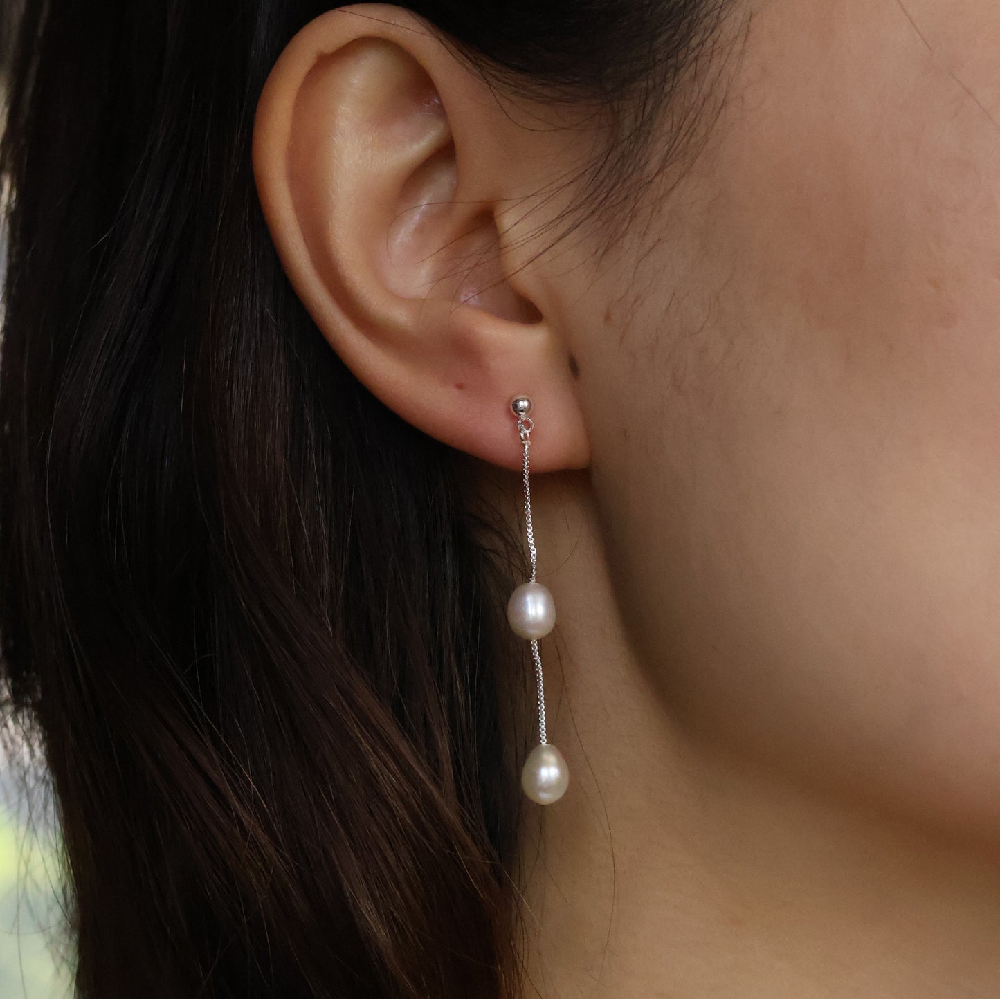 Elara pearl earrings