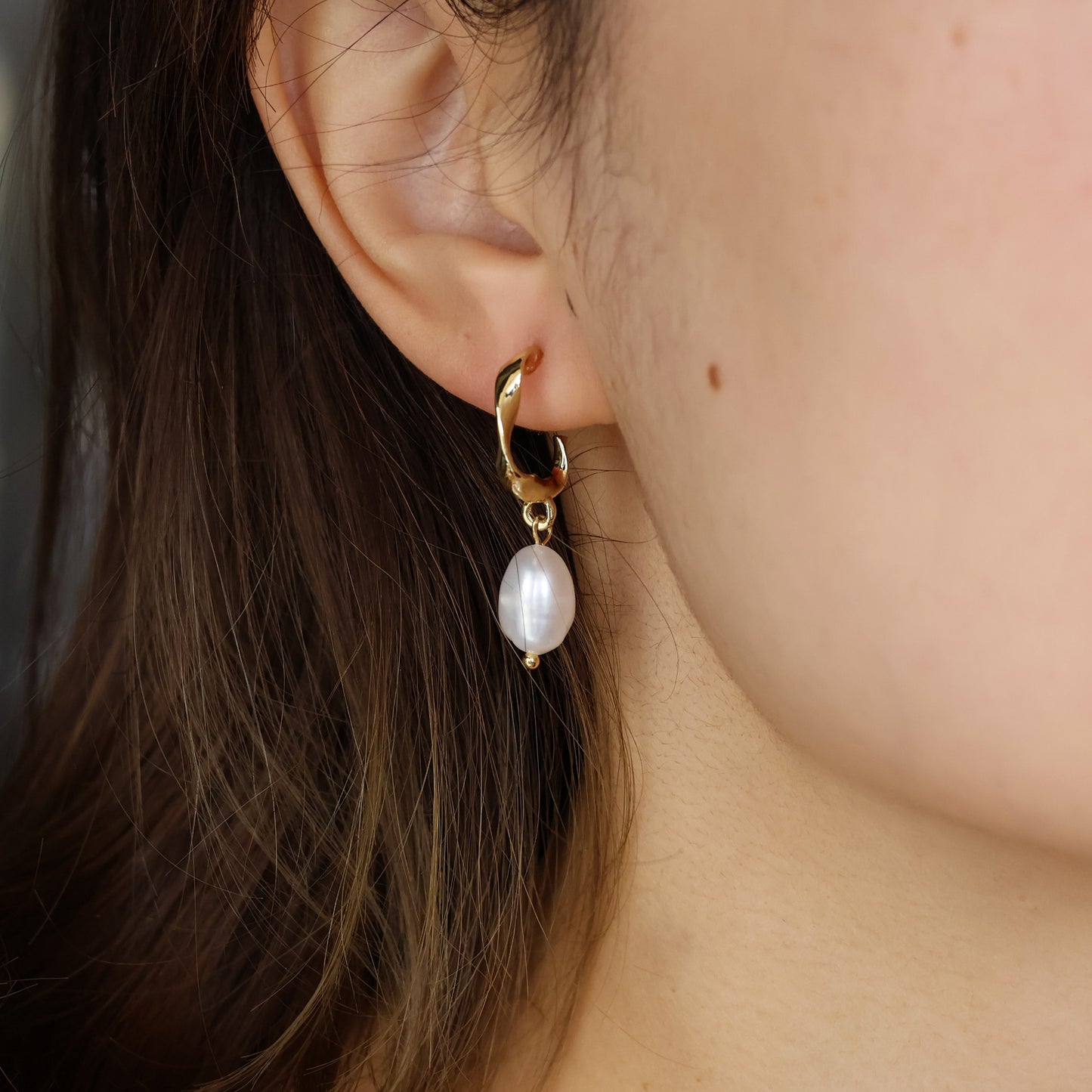 Mila Pearl Earrings