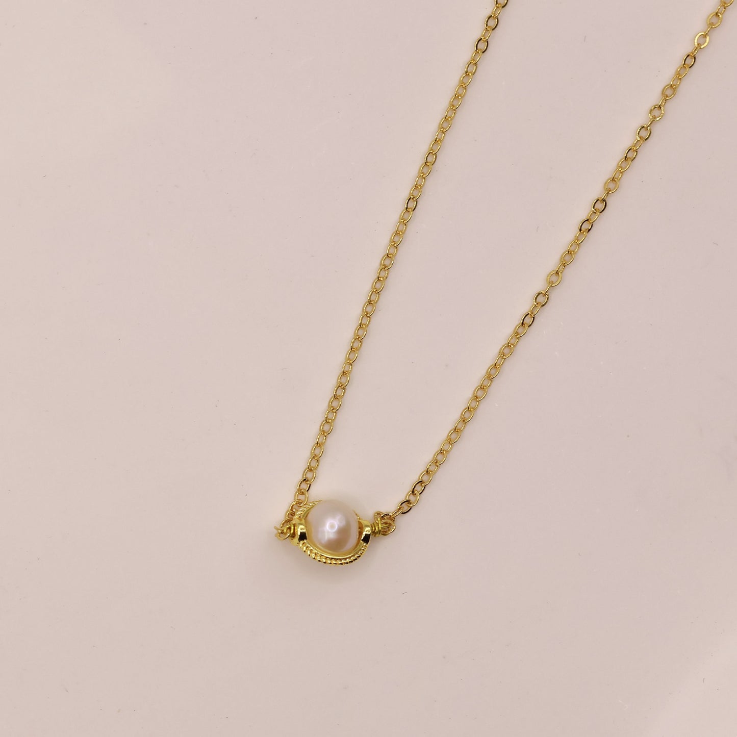 Leah pearl necklace gold plated