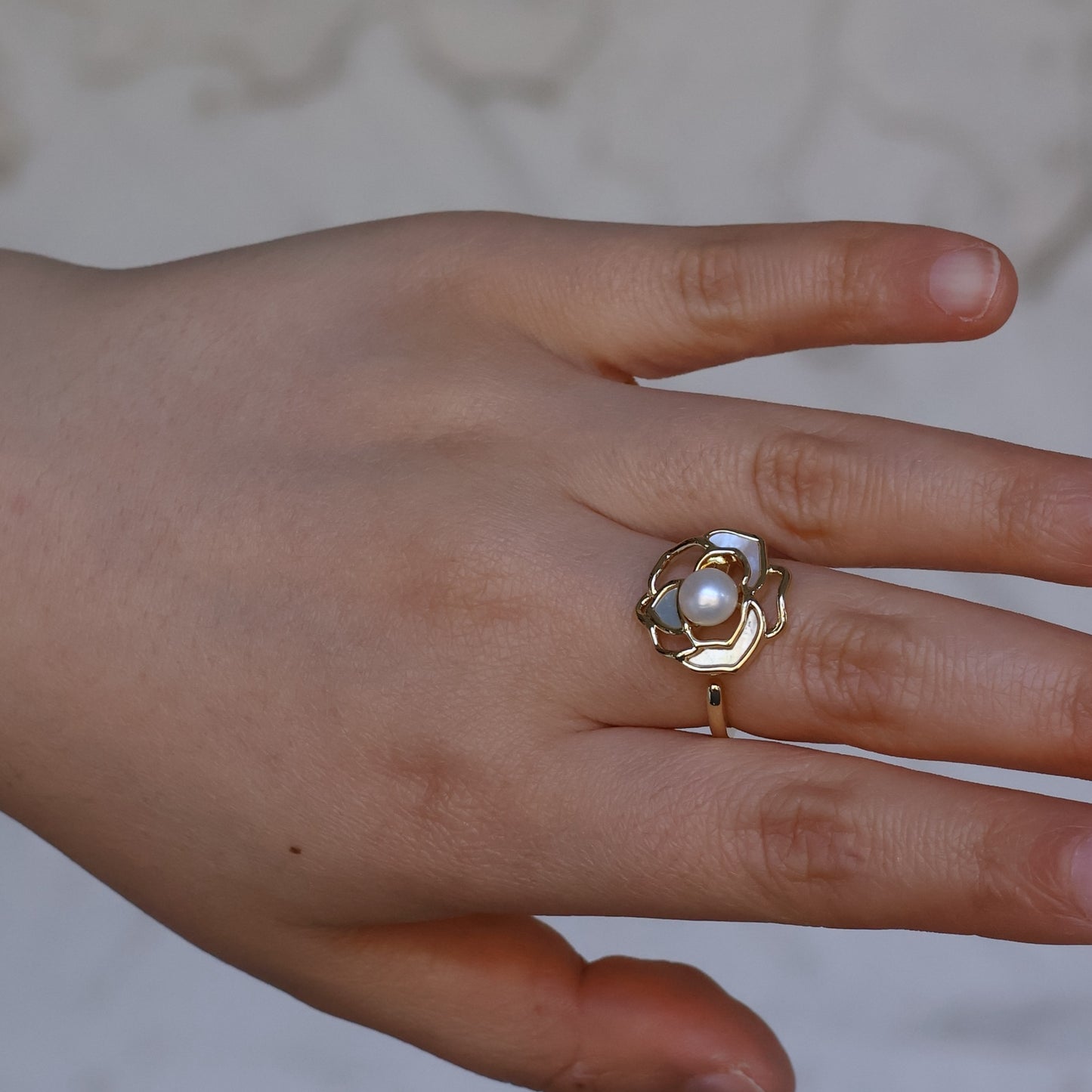 Natural pearl floral ring