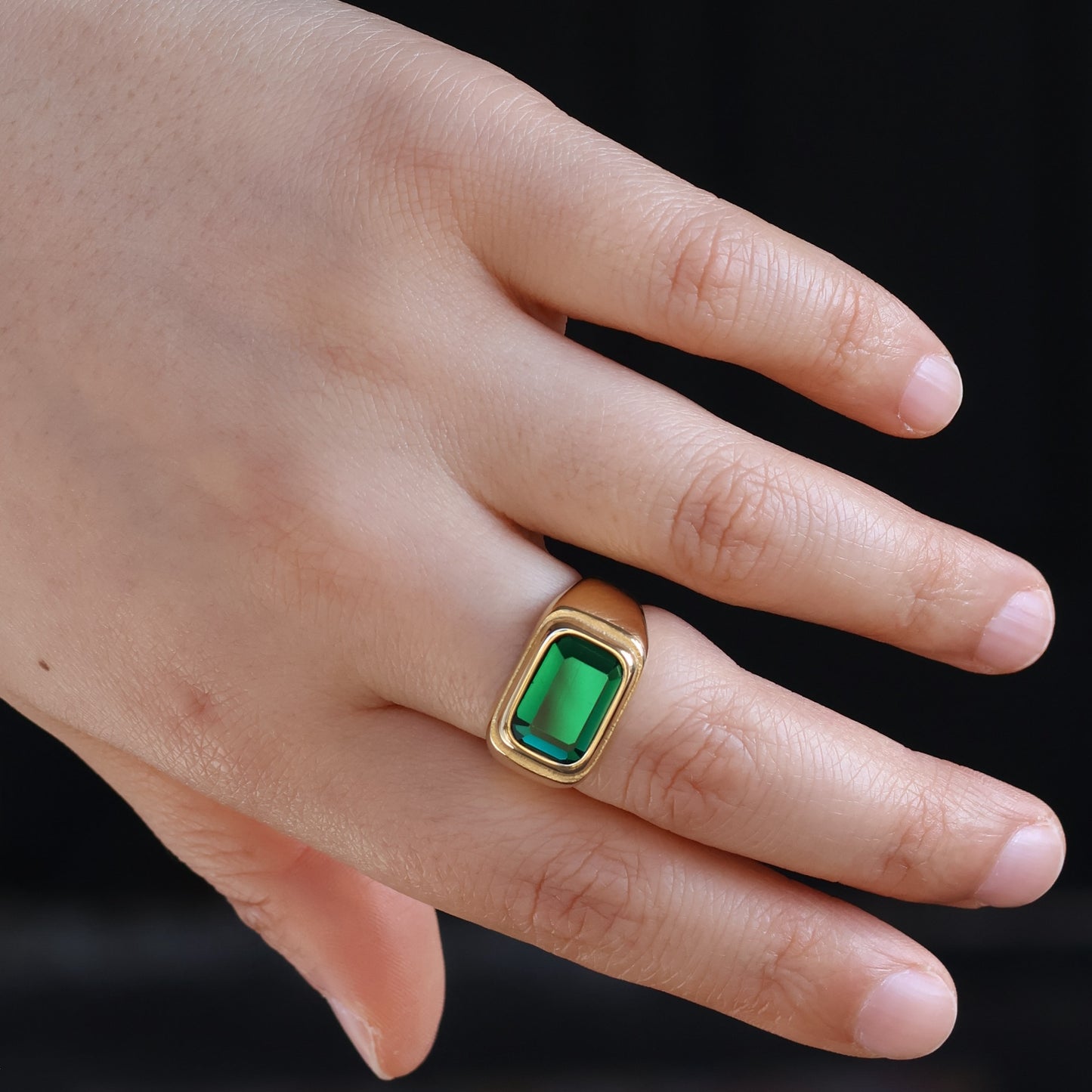 Gold plated chunky ring with emerald zirconia