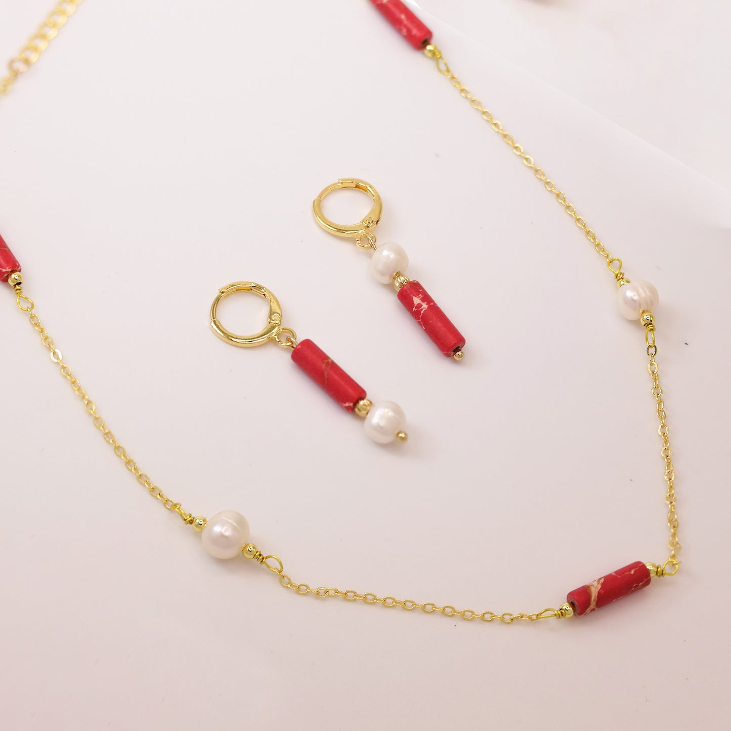 Scarlett earring and necklace set