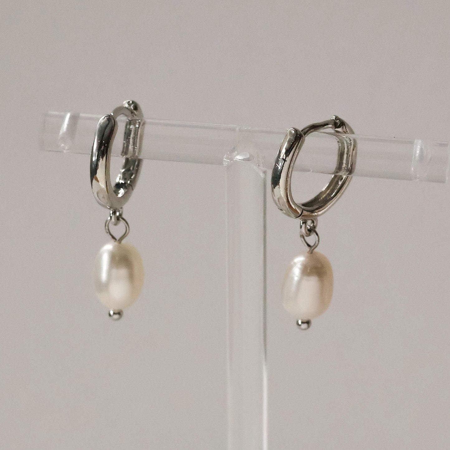 Suzie pearl huggie earrings gold plated