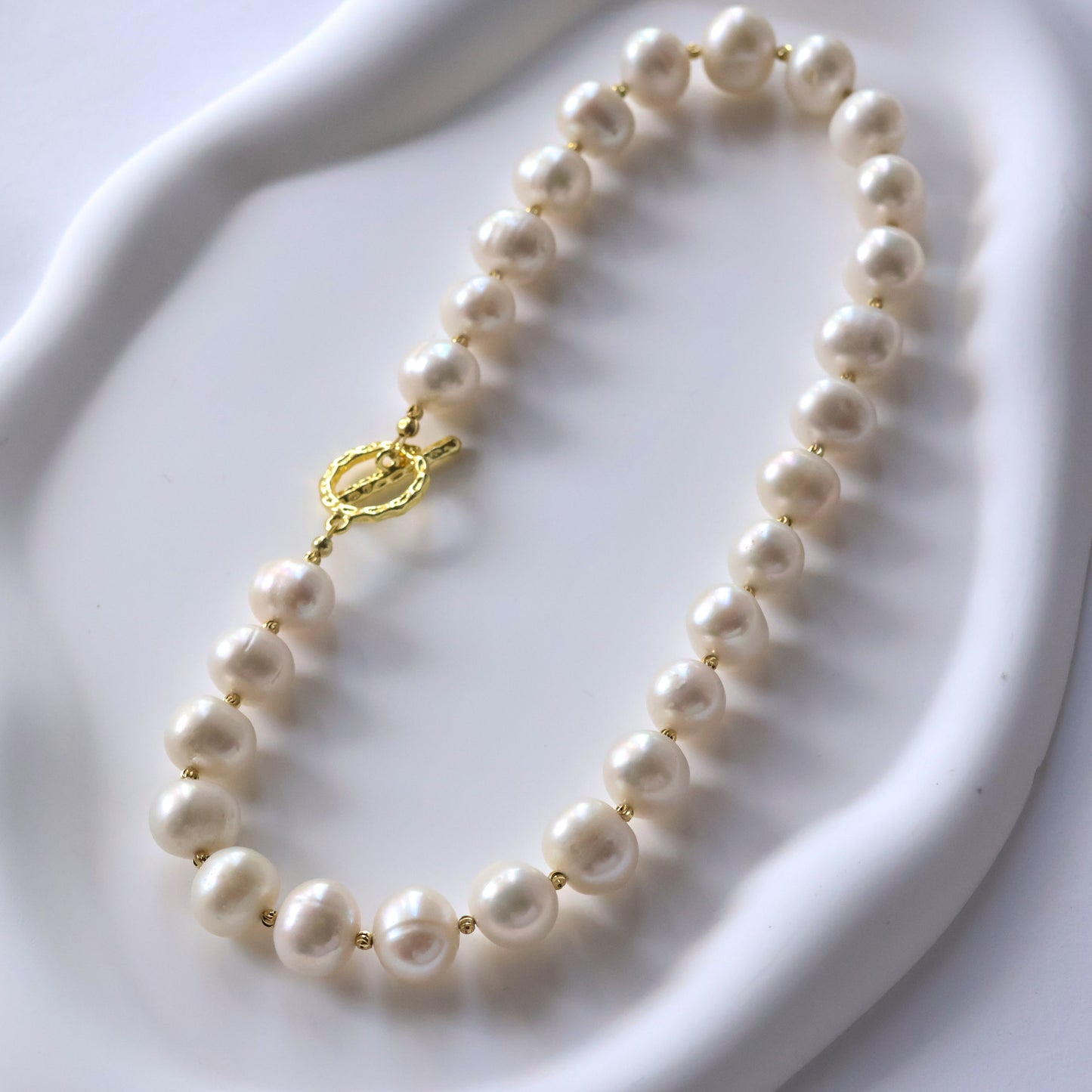 Thea large pearl choker necklace