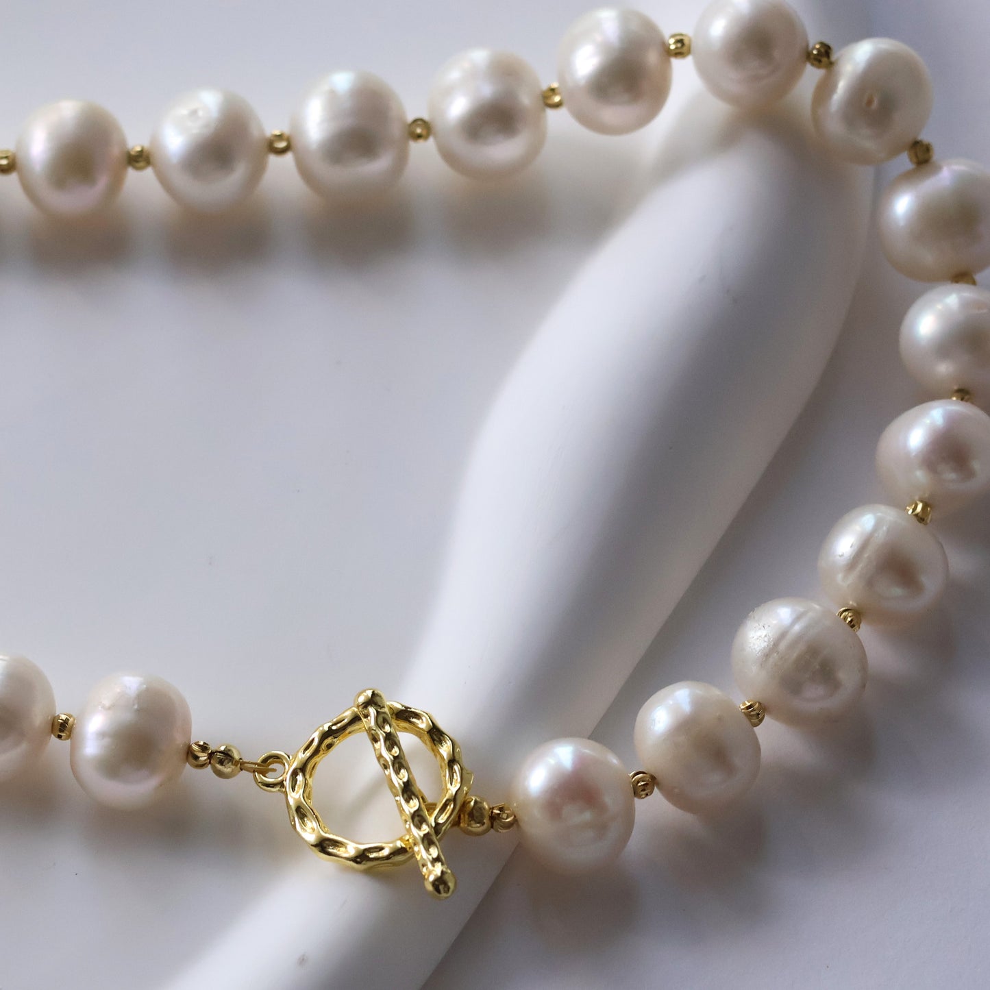 Thea large pearl choker necklace