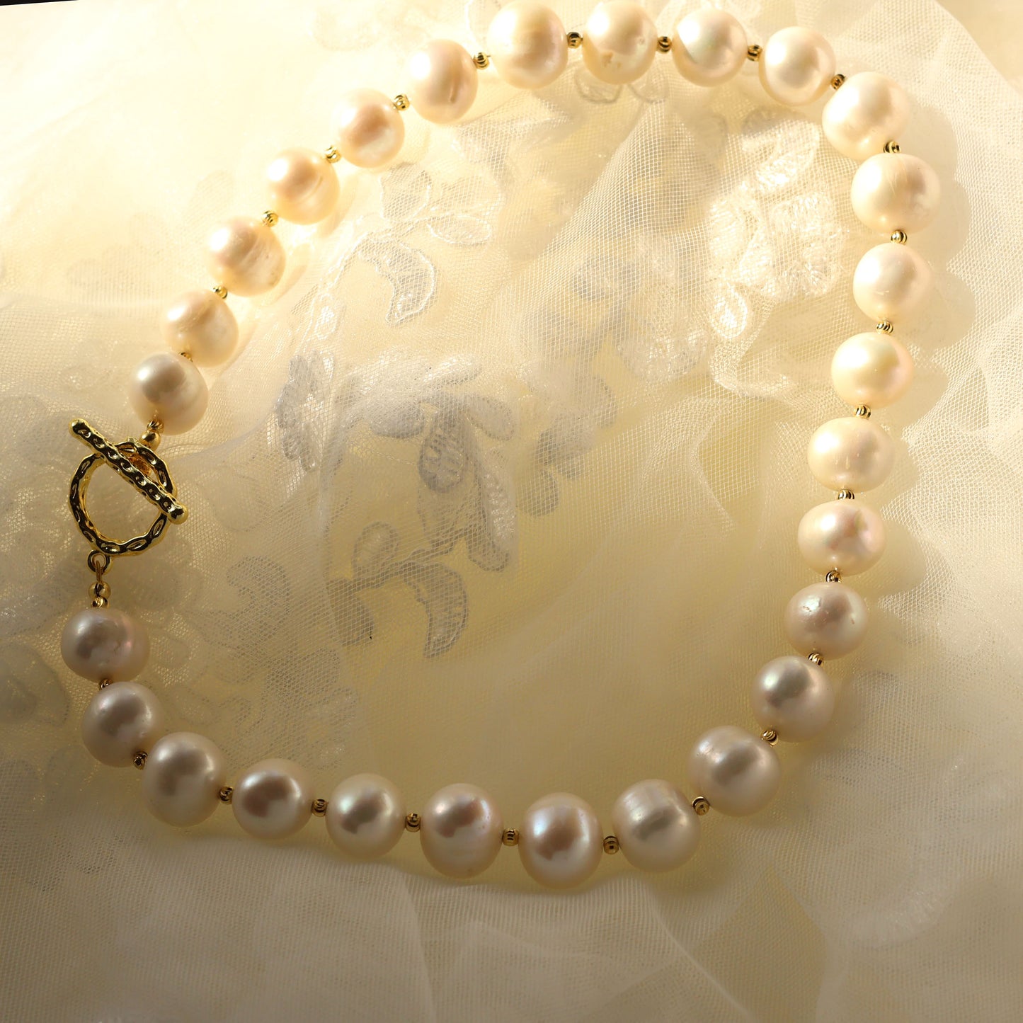 Thea large pearl choker necklace