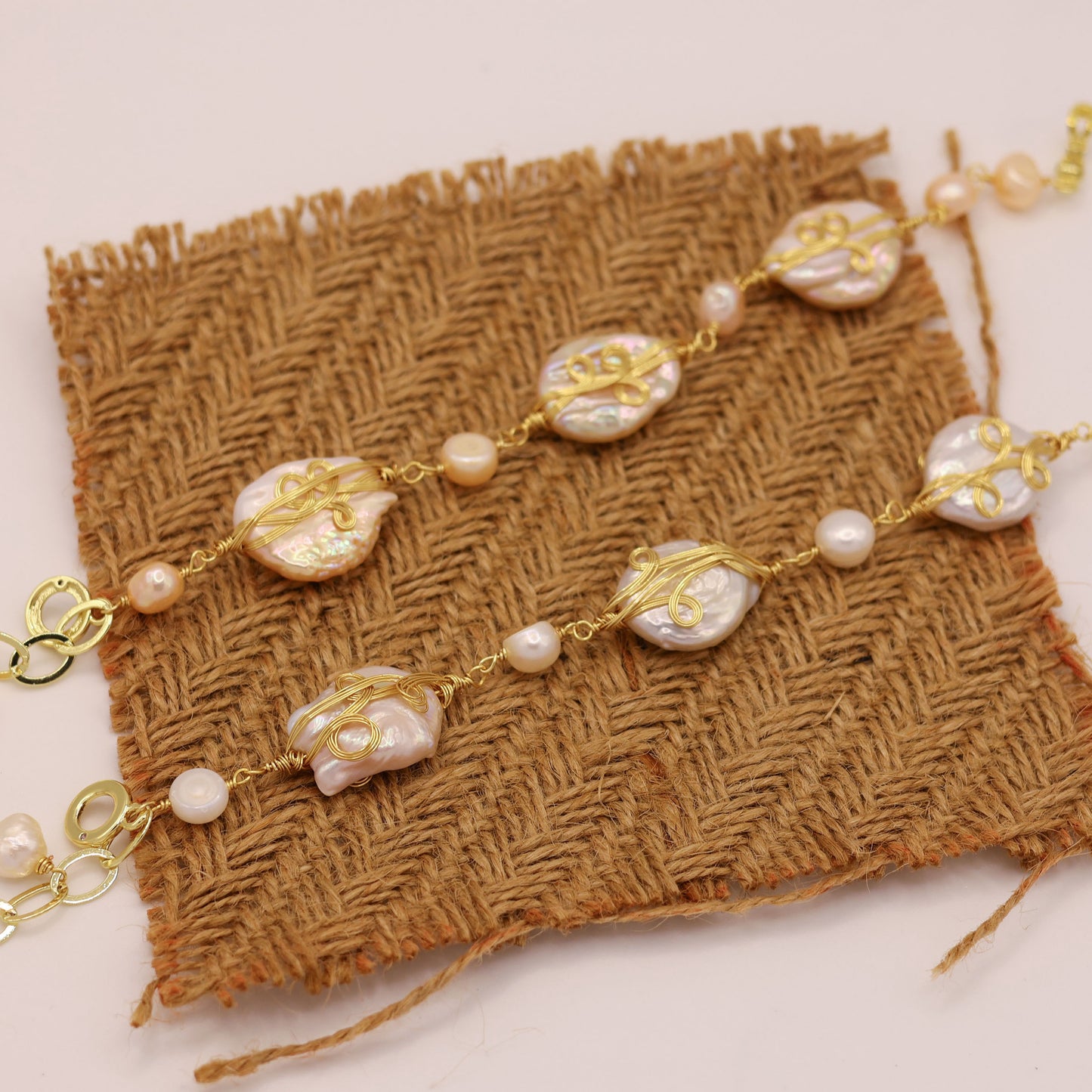 Teardrop baroque pearl bracelet