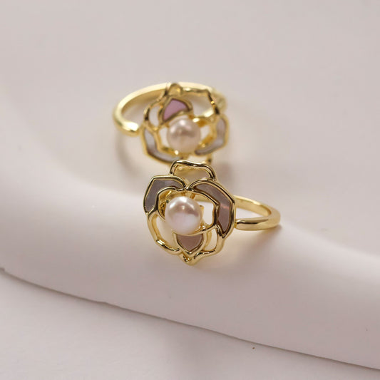 Natural pearl floral ring