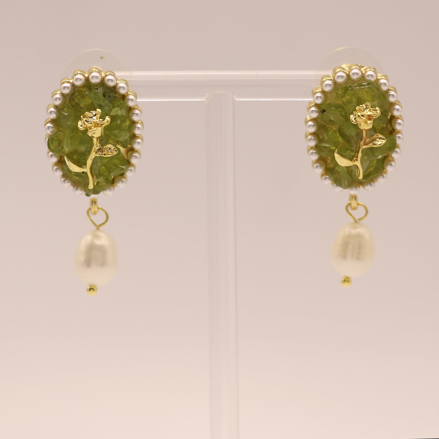 Olive garden baroque pearl earrings