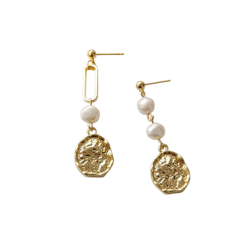 Victoria asymmetrical pearl earring