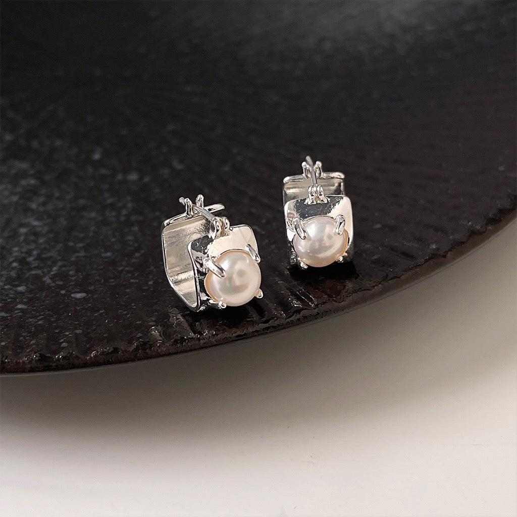 Ione Freshwater Pearl Huggies Earrings