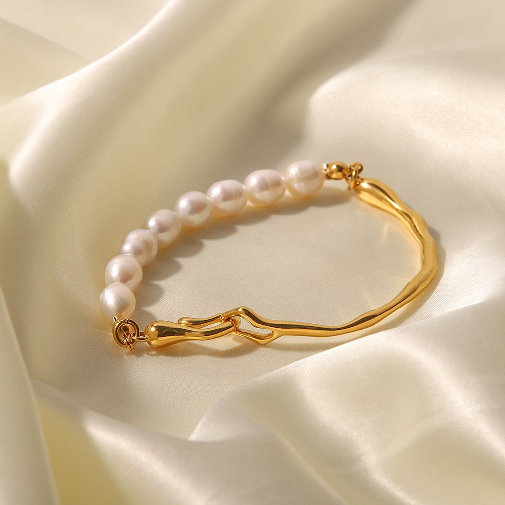 Gold plated Pearl bracelet