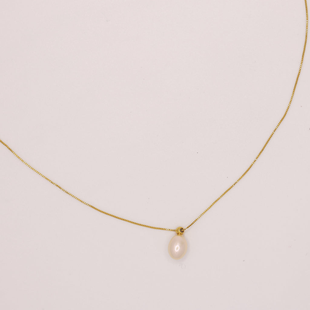 Aroma pearl necklace