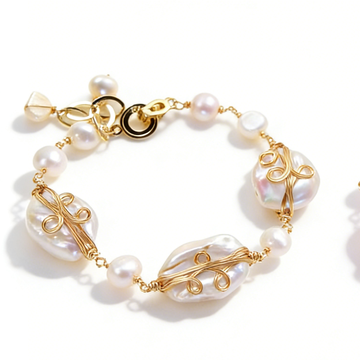 Teardrop baroque pearl bracelet