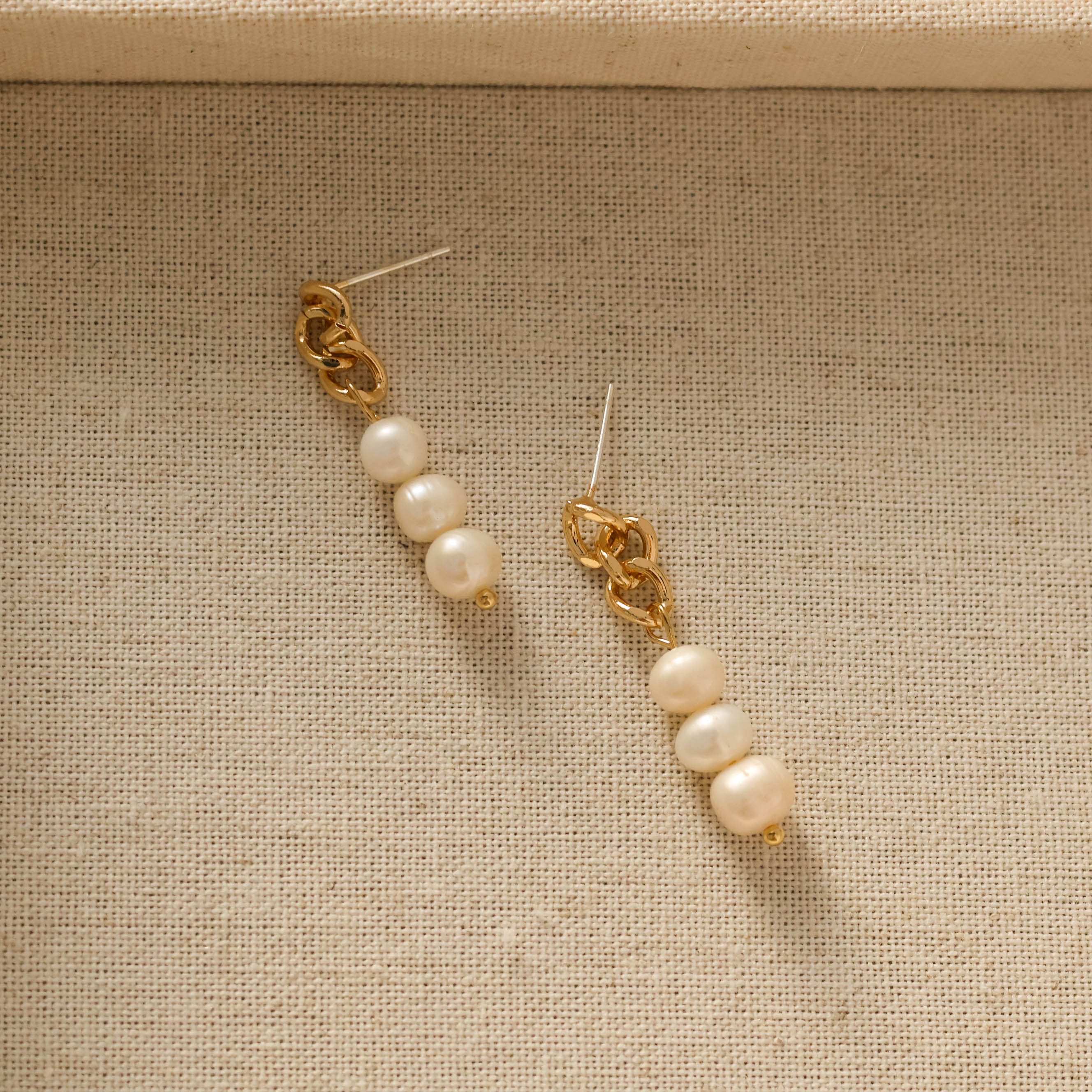 Harper pearl earrings