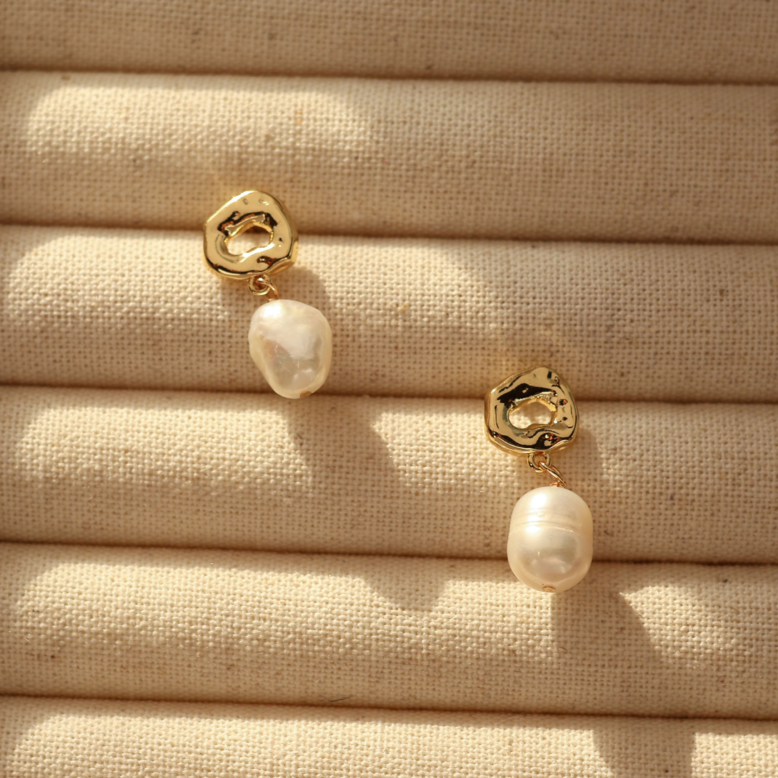 Iris freshwater pearl earring