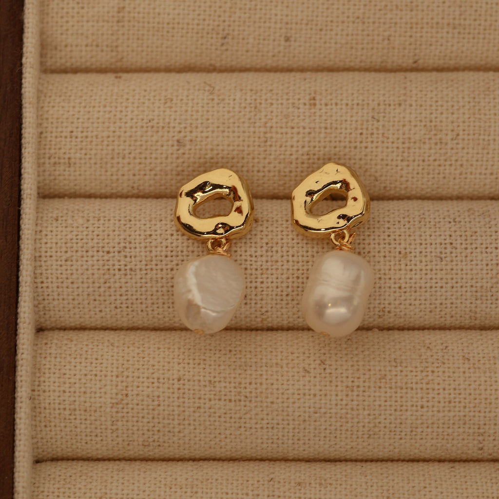 Iris freshwater pearl earring