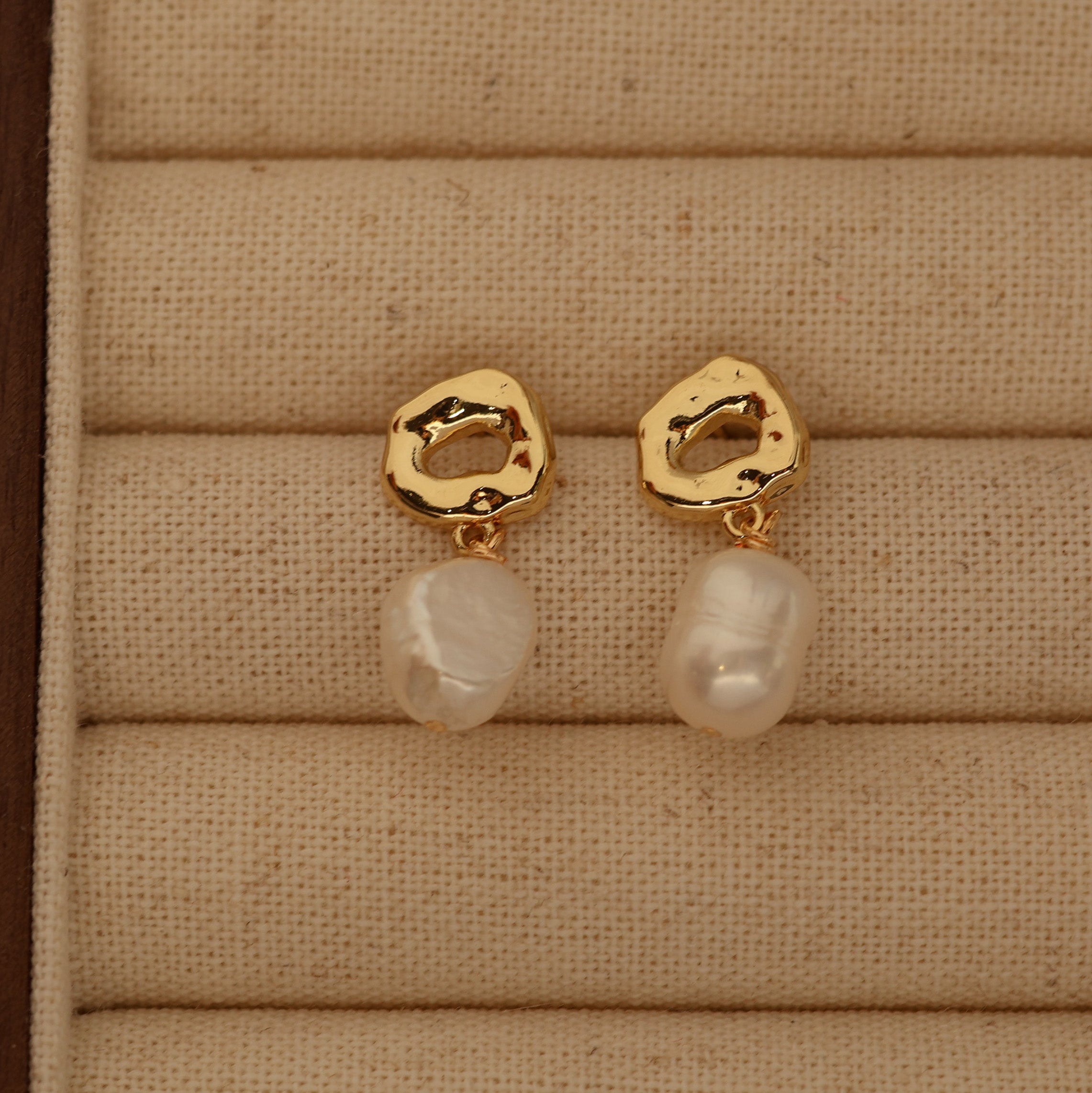 Iris freshwater pearl earring