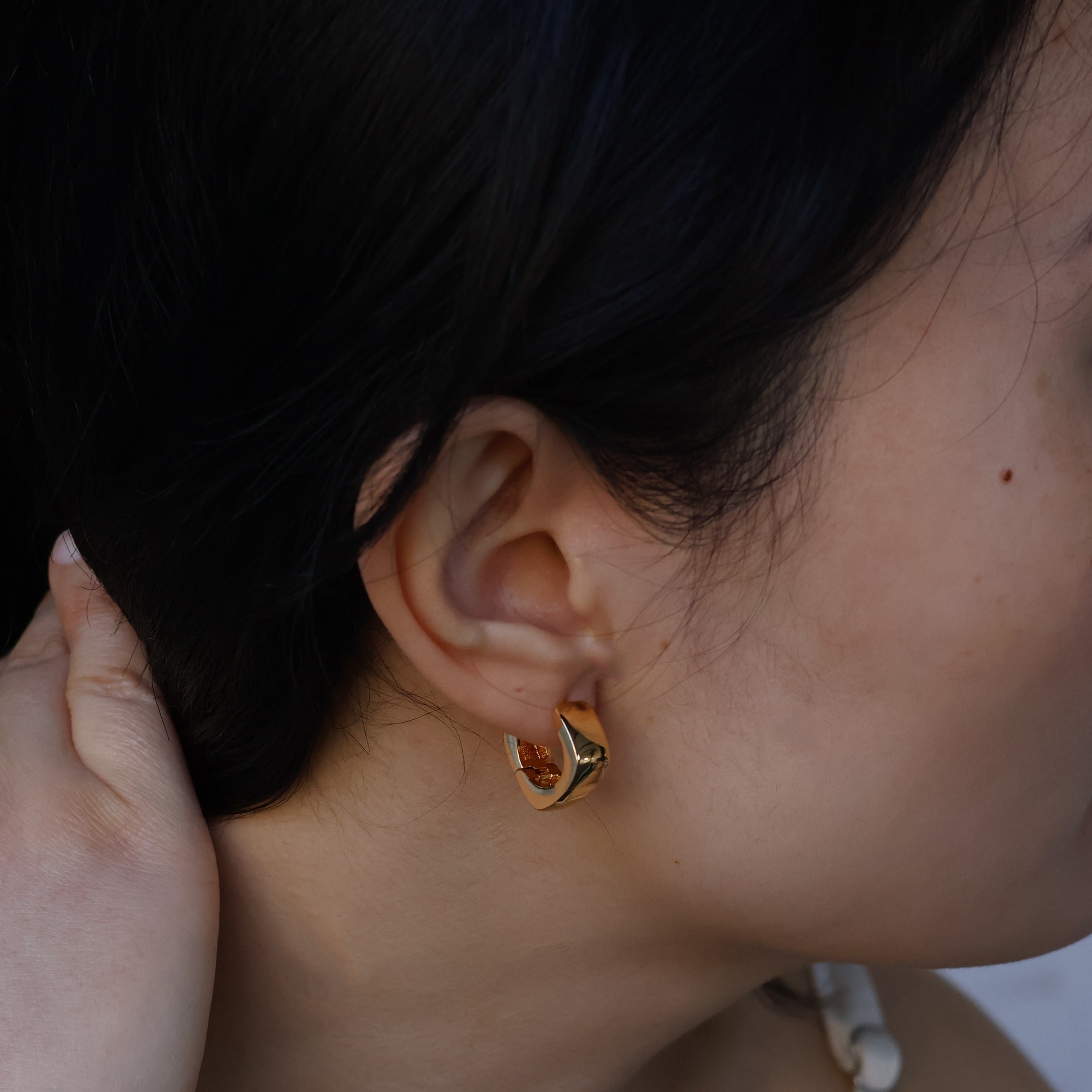 Tessa 18k gold plated chunky huggie earrings