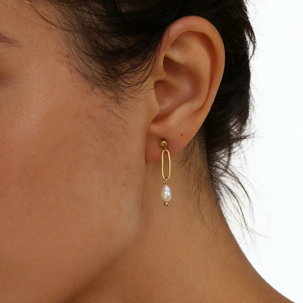 Paper clip pearl earrings gold plated
