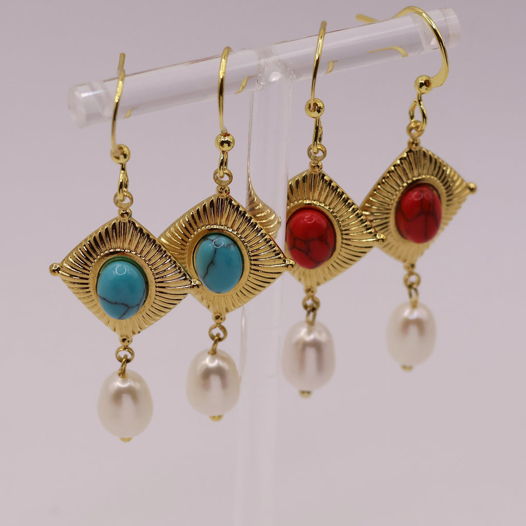 Renaissance natural stone and pearl earrings gold plated