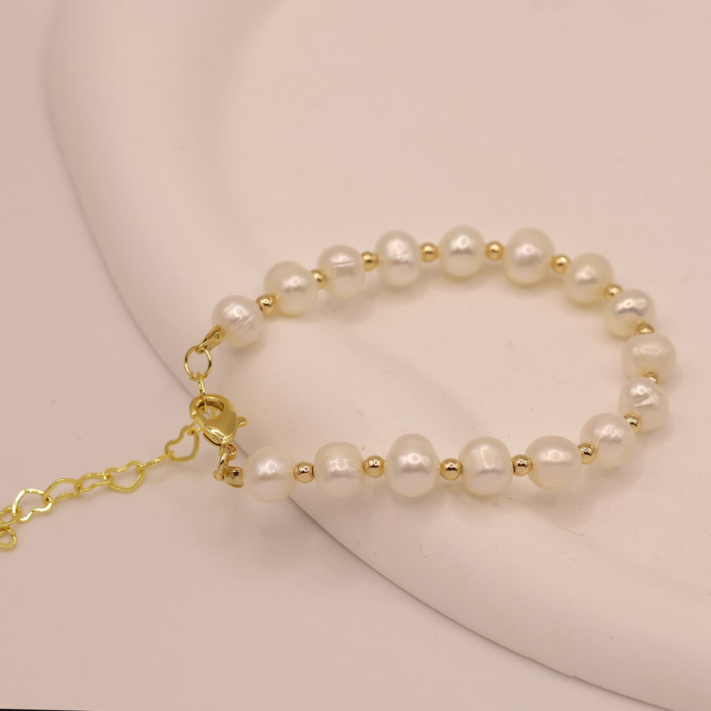 Emma freshwater pearl bracelet