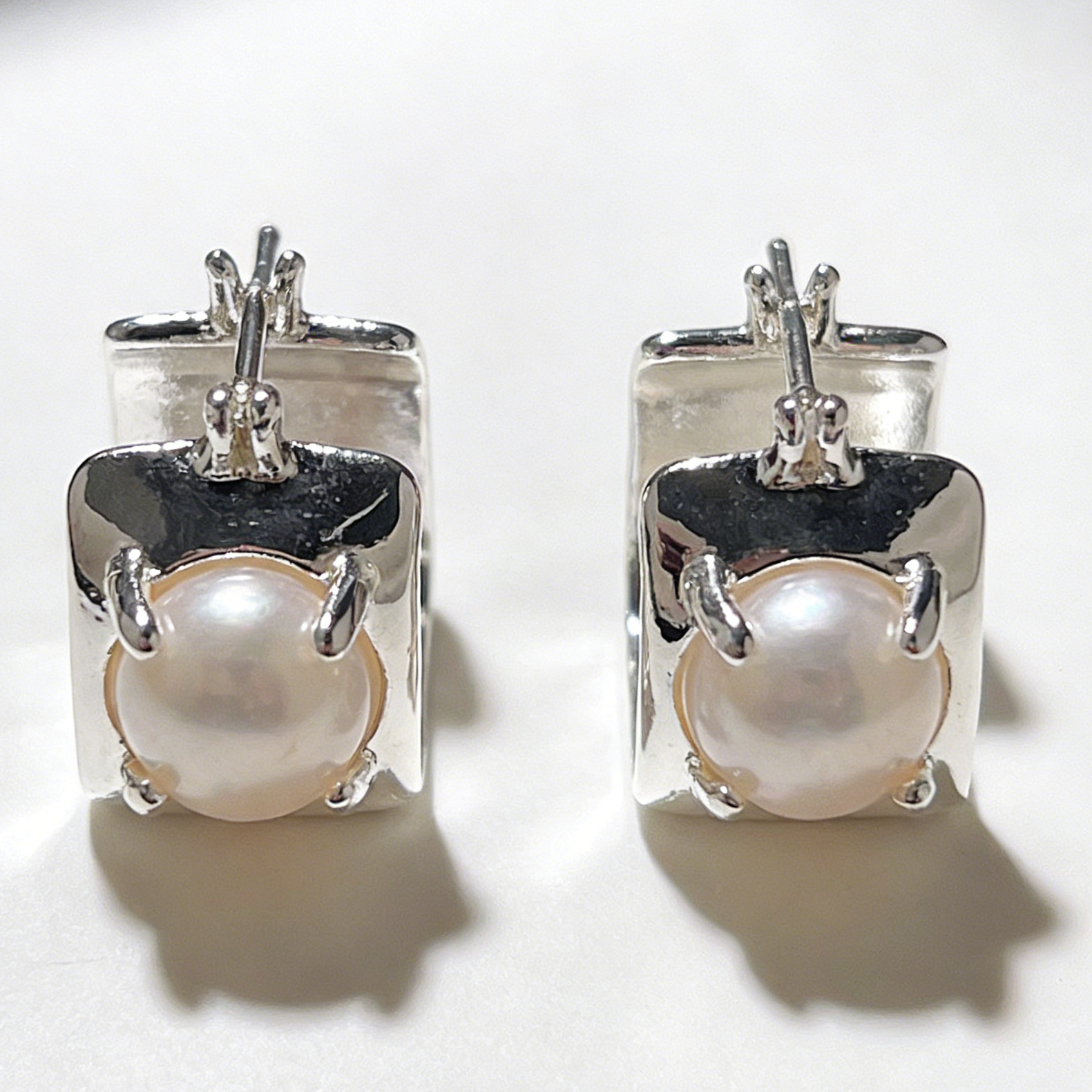 Ione Freshwater Pearl Huggies Earrings