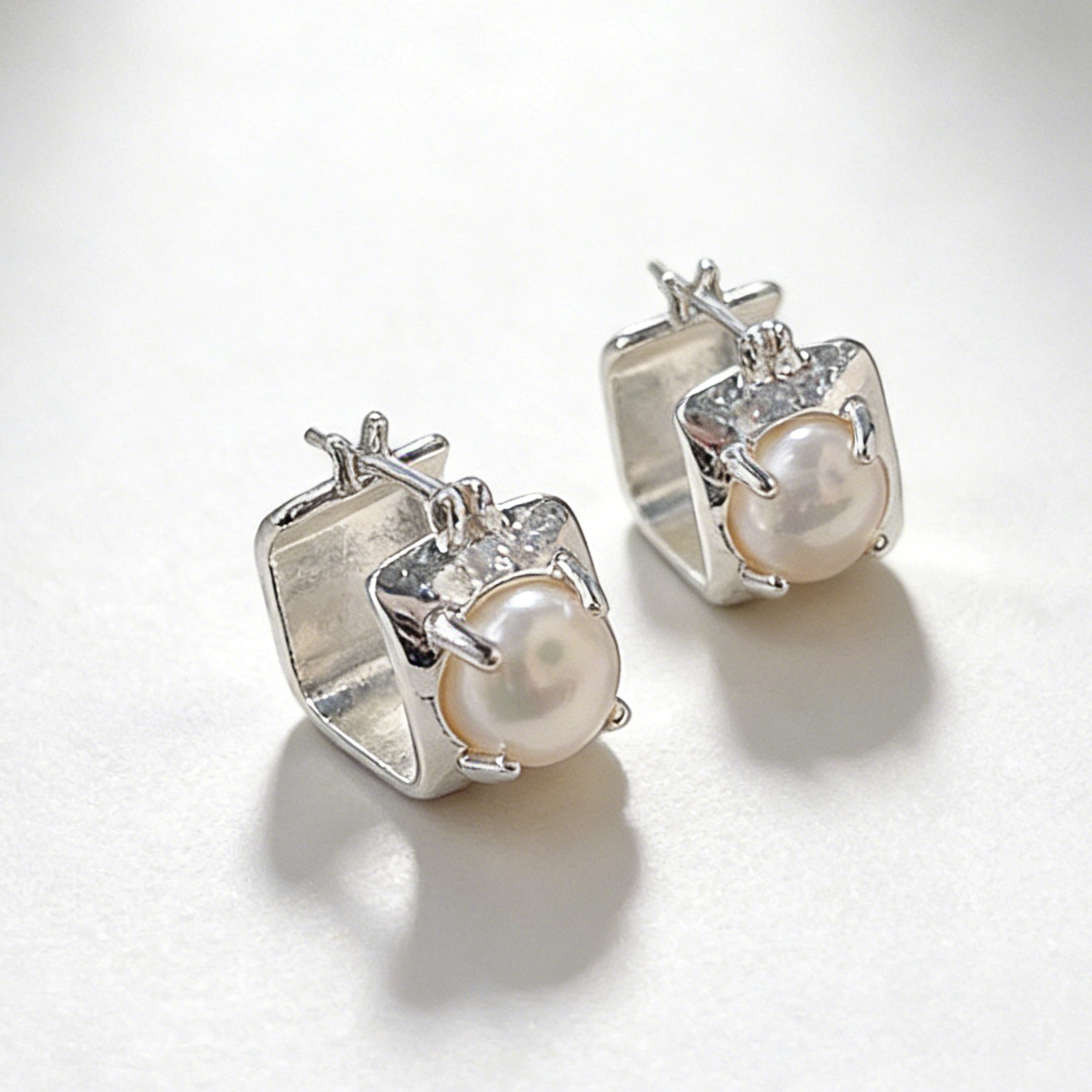 Ione Freshwater Pearl Huggies Earrings