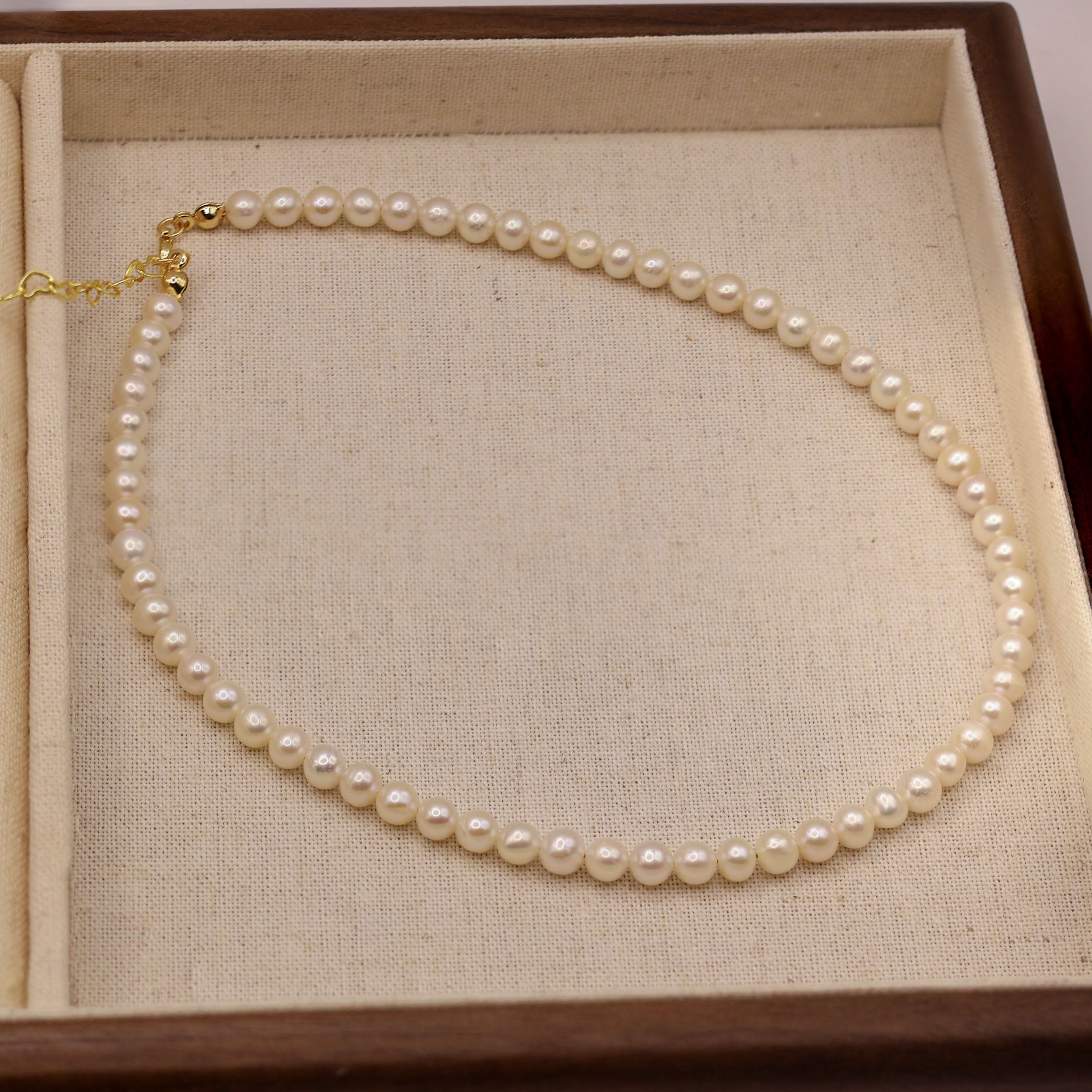 Rosie classic pearl necklace handmade