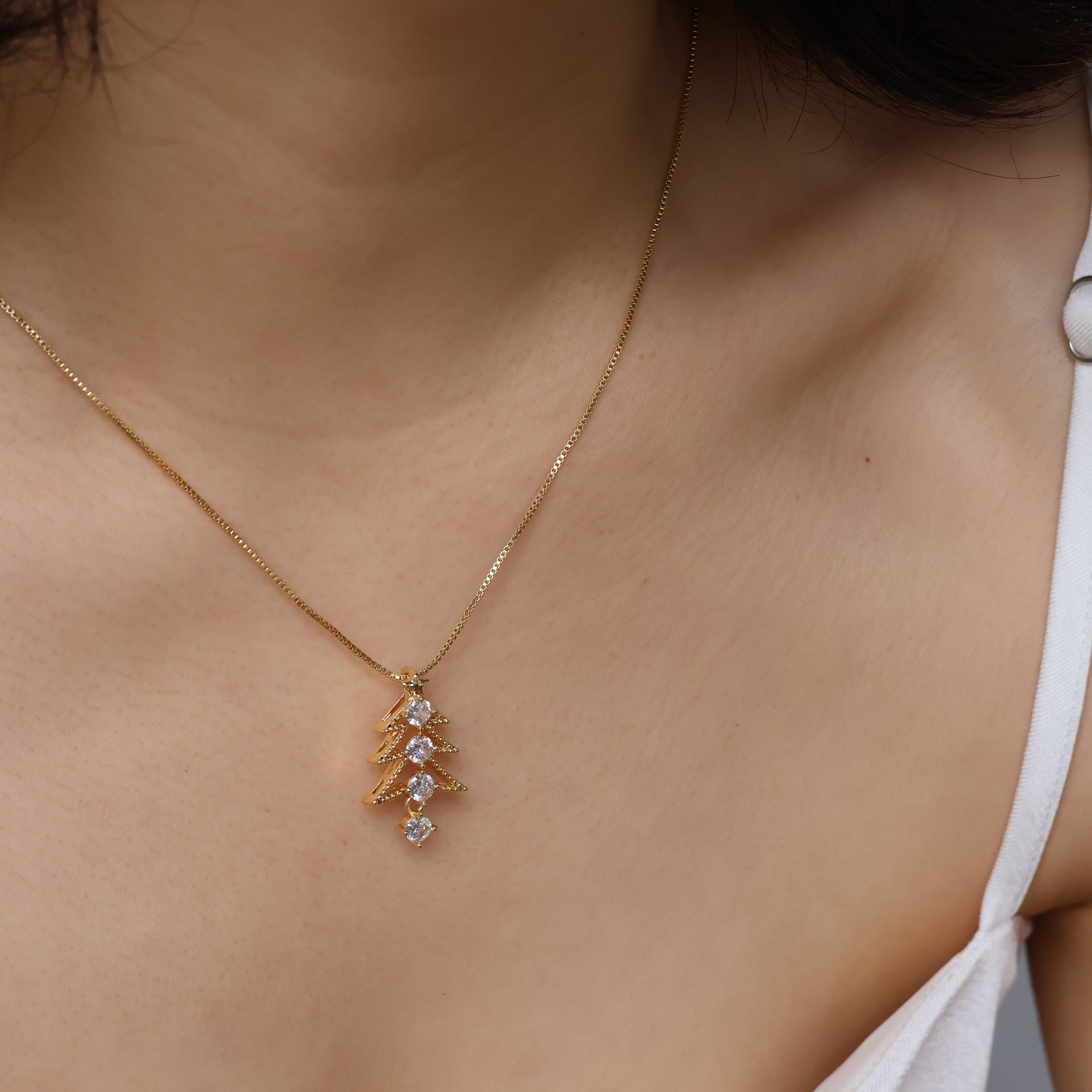 Snowy tree Christmas necklace gold plated
