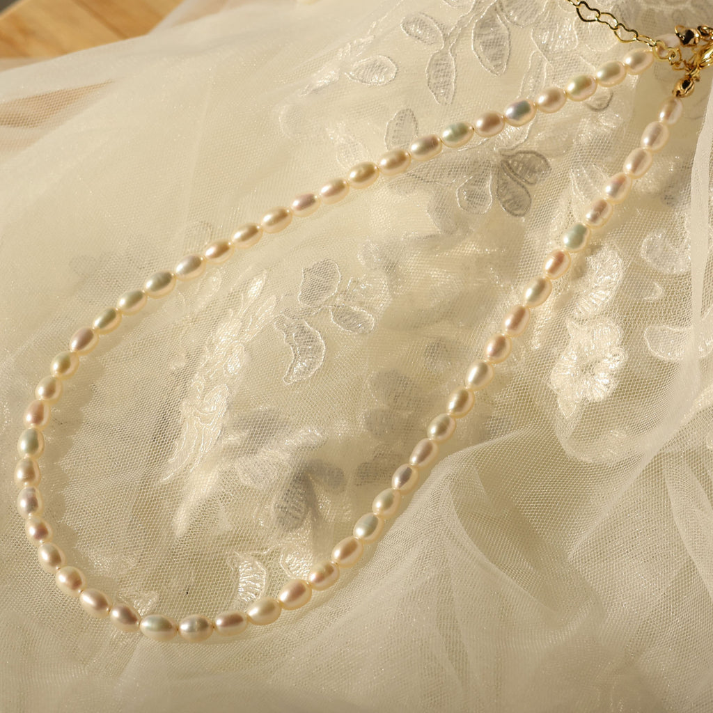 Classic small rice pearl necklace