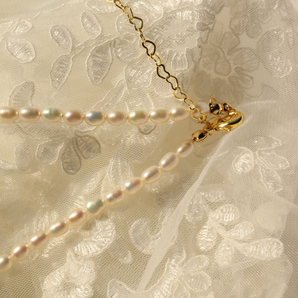 Classic small rice pearl necklace