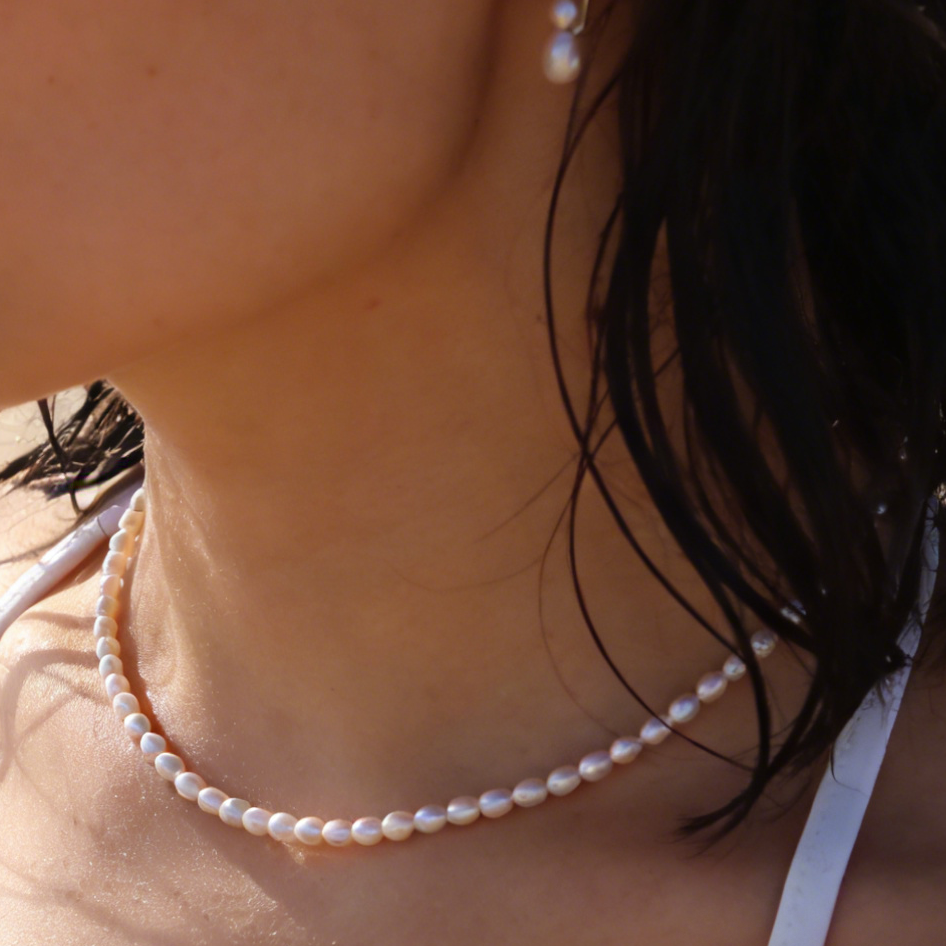 Classic small rice pearl necklace