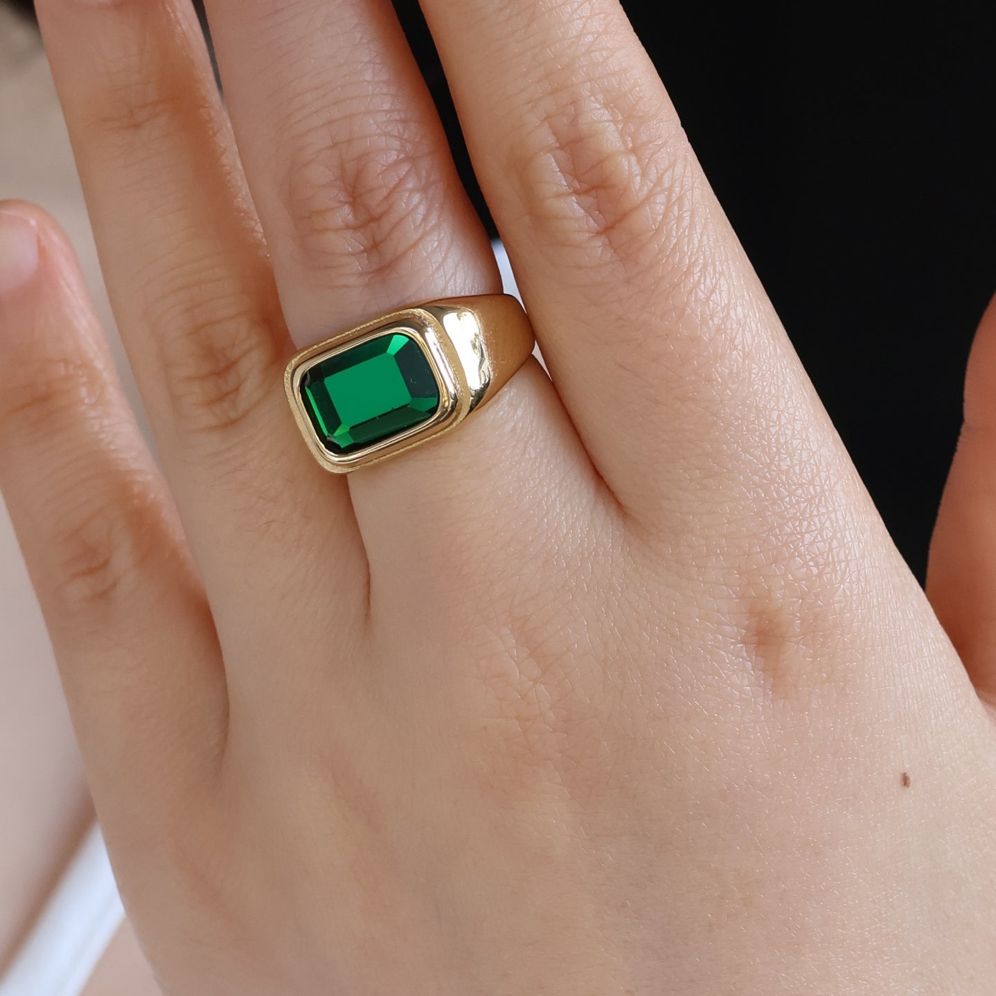 Gold plated chunky ring with emerald zirconia