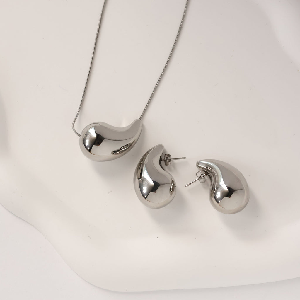 Gold plated waterdrop necklace