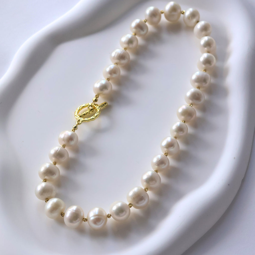 Thea large pearl choker necklace
