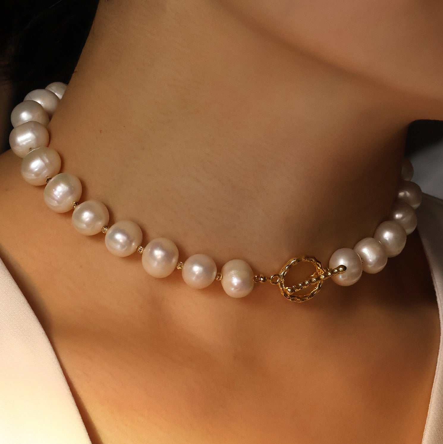 Thea large pearl choker necklace