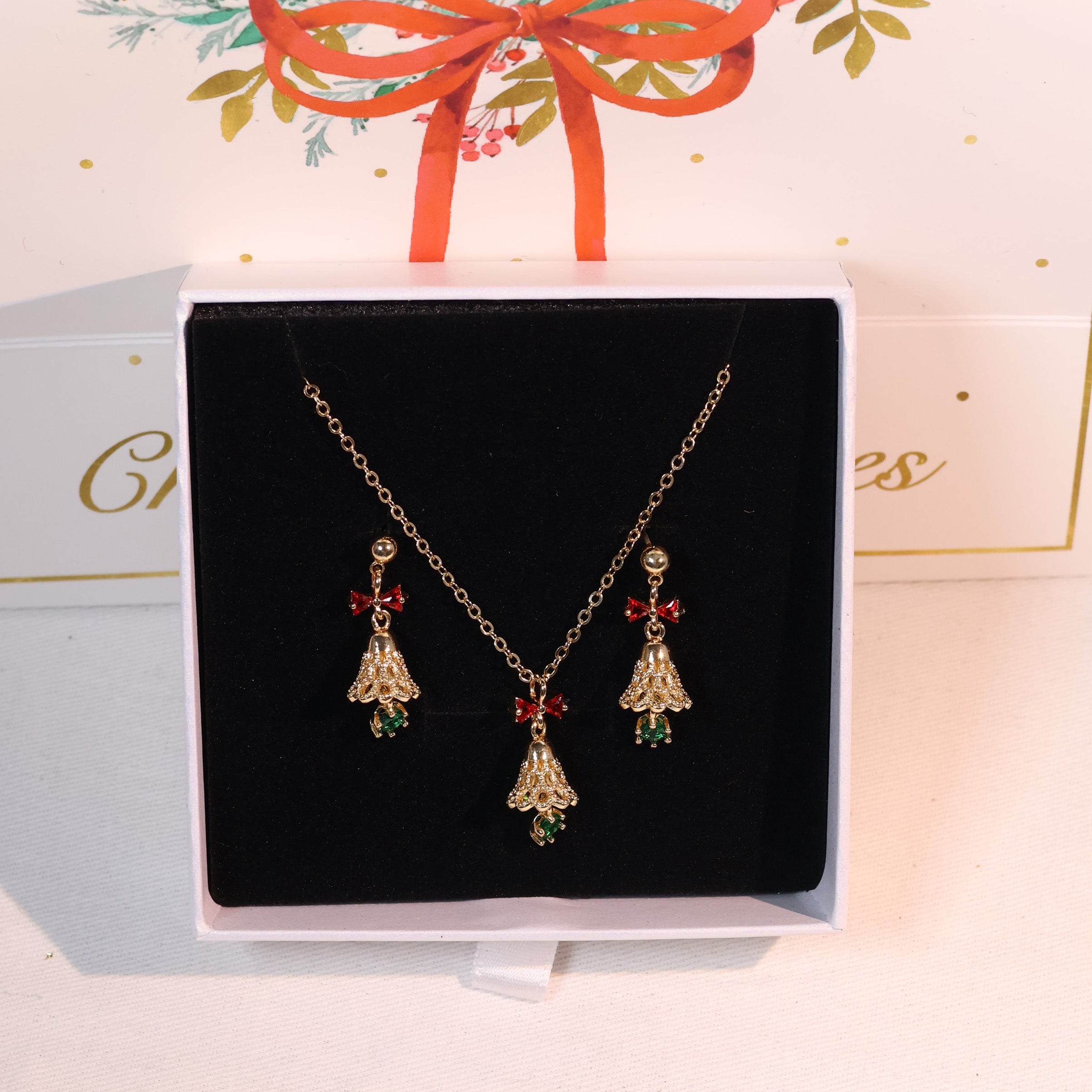 Did you hear the jingle bell 🔔 ring Christmas earring and necklace set