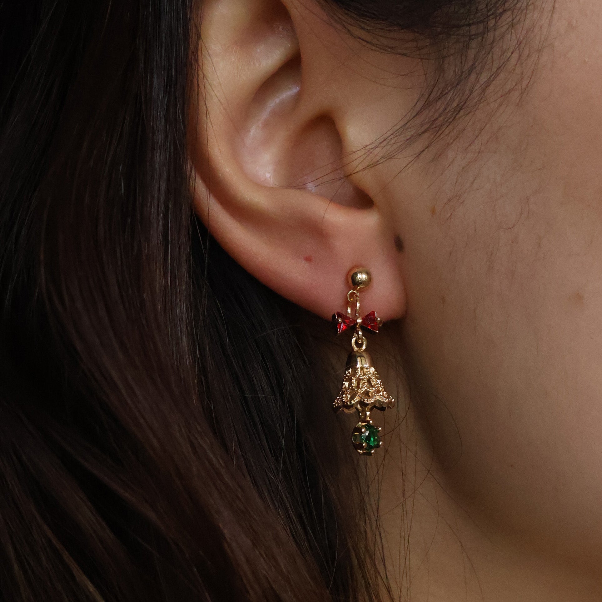 Did you hear the jingle bell 🔔 ring Christmas earring and necklace set