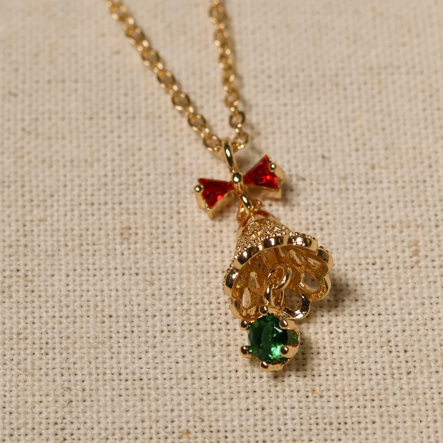 Did you hear the jingle bell 🔔 ring Christmas earring and necklace set