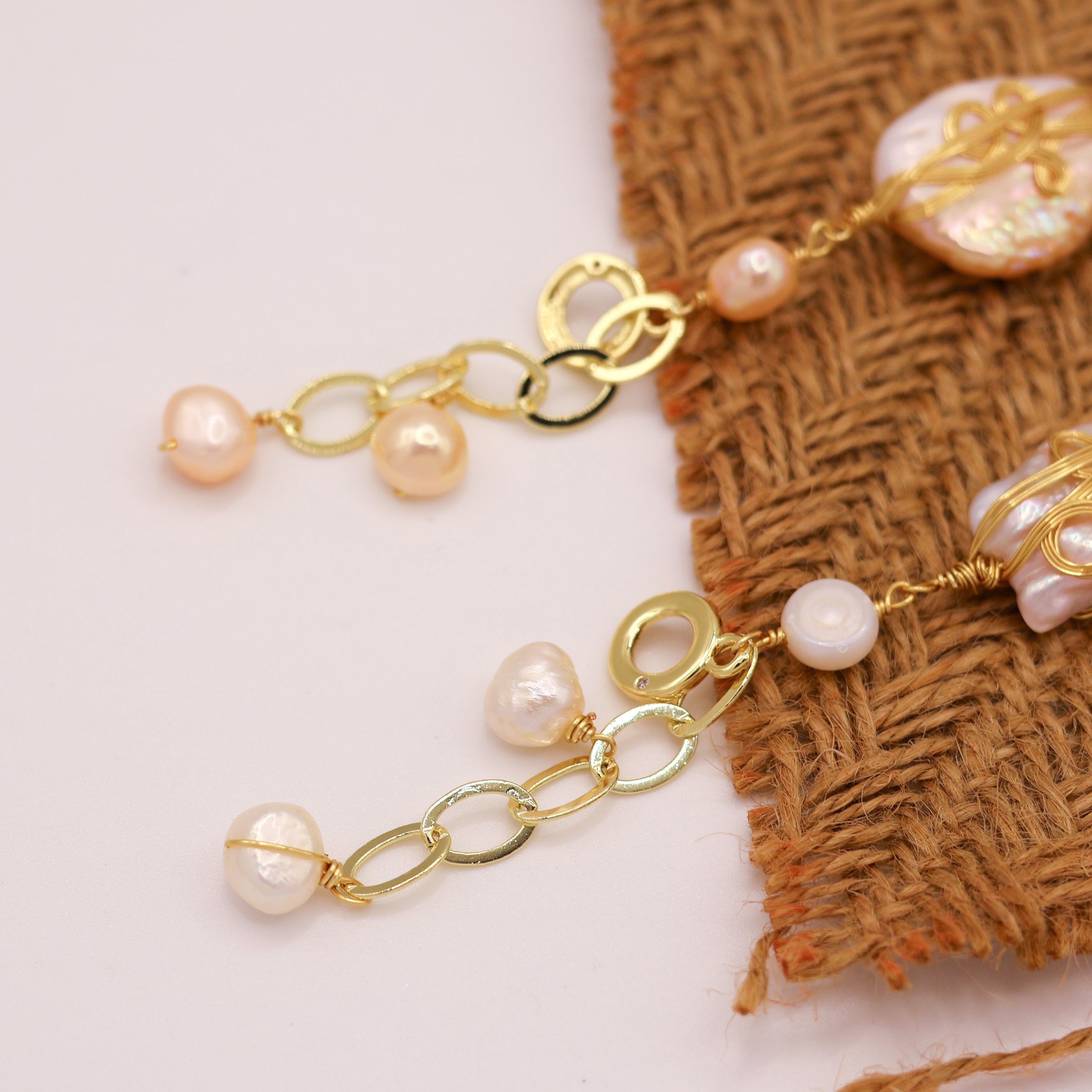 Teardrop baroque pearl bracelet