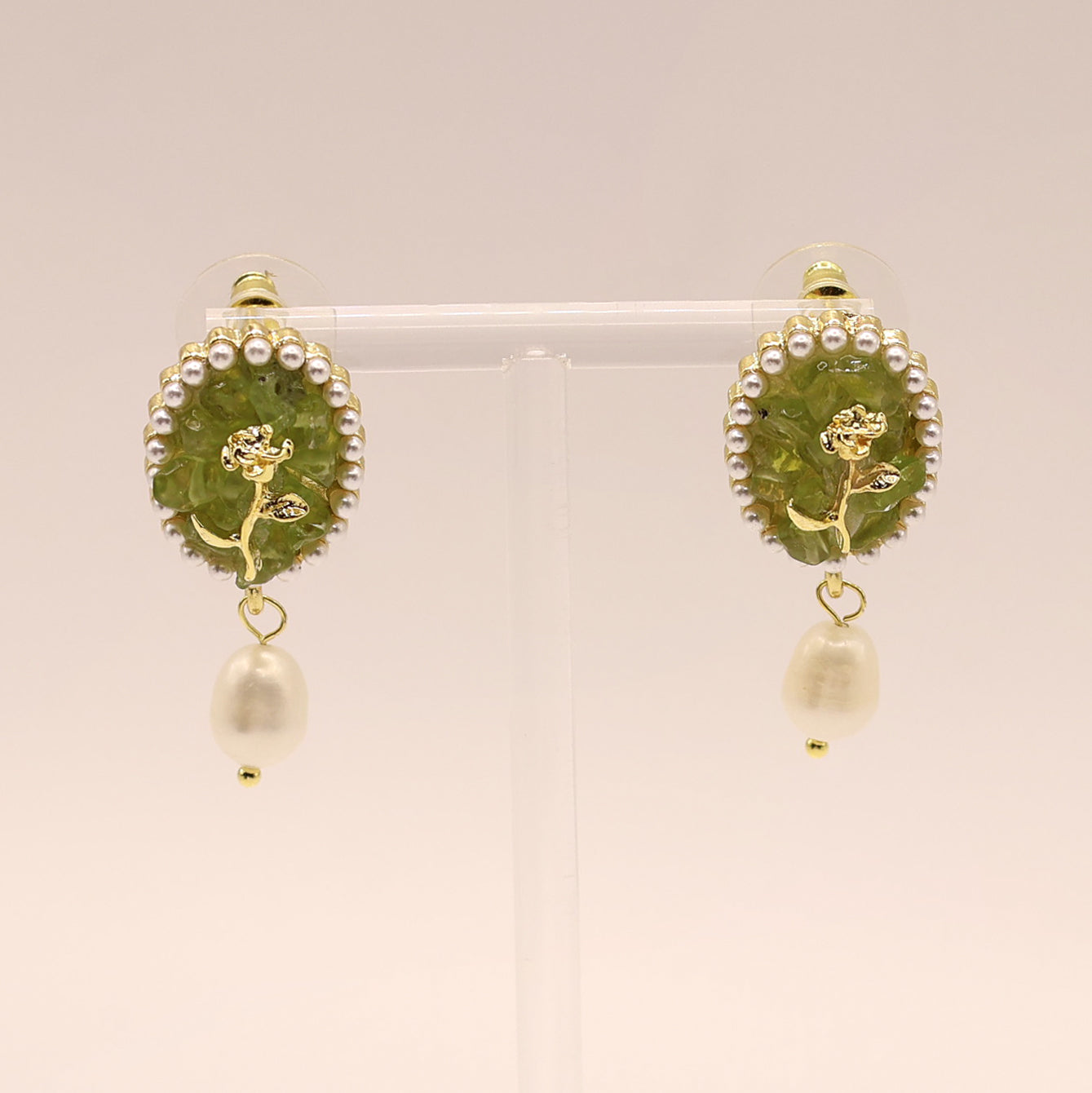 Olive garden baroque pearl earrings
