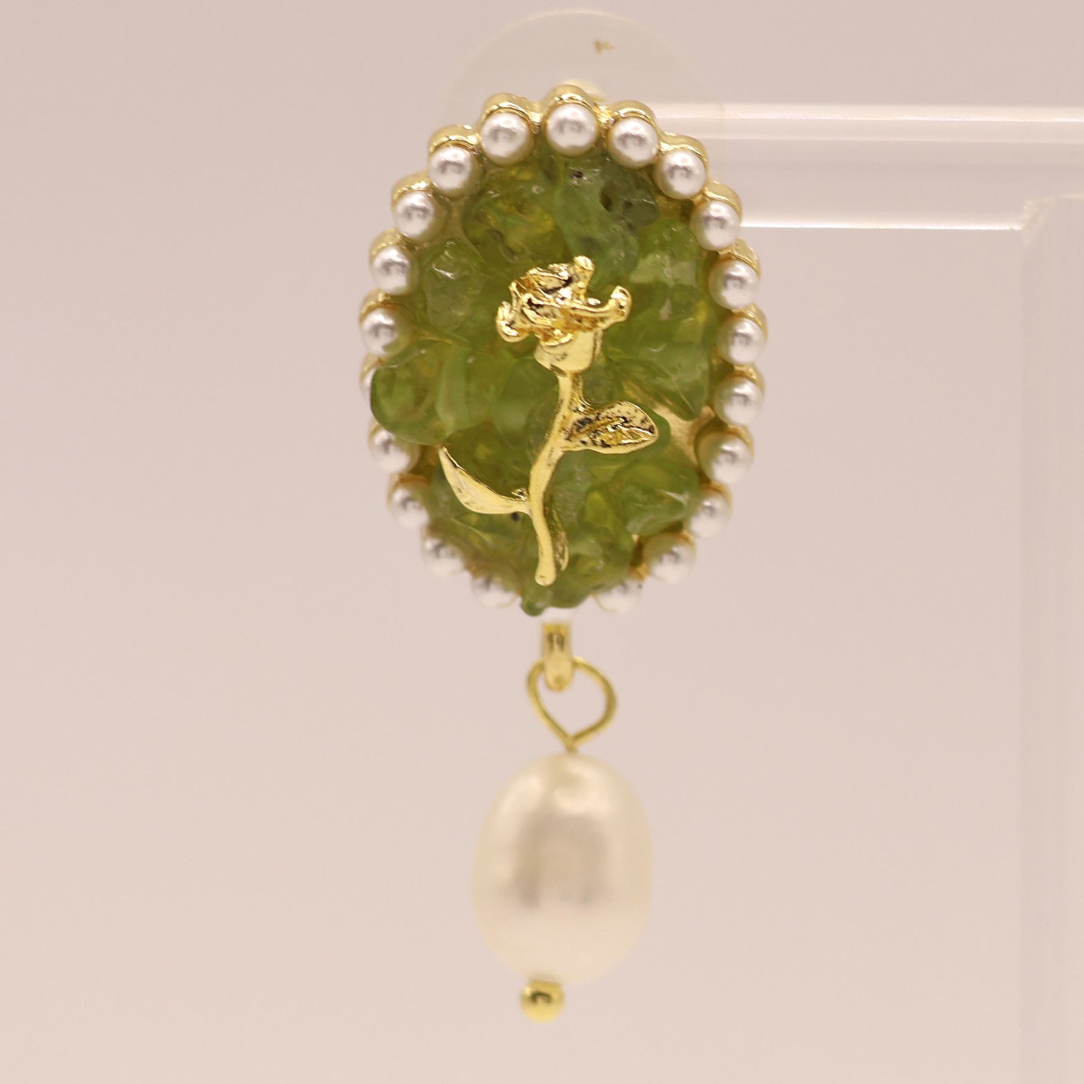 Olive garden baroque pearl earrings